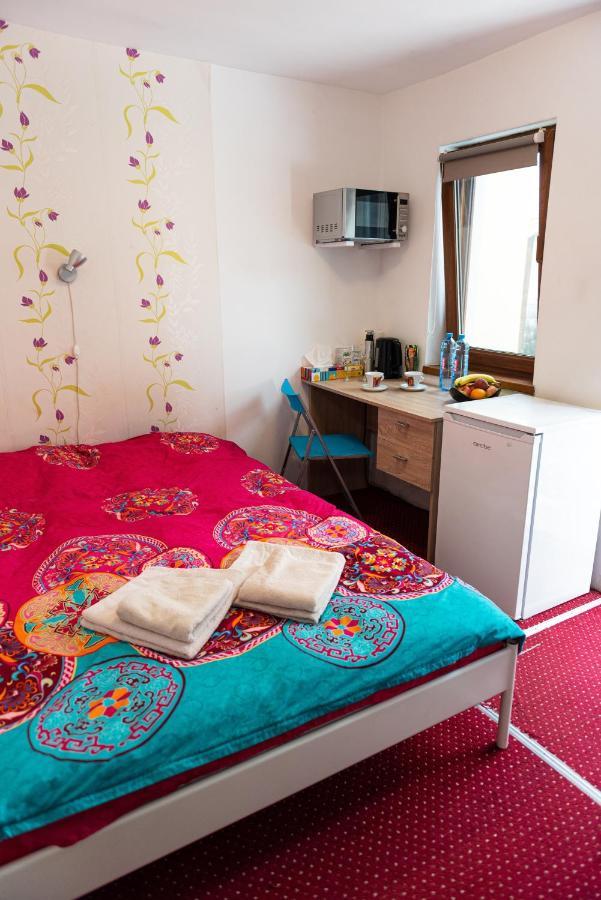 Center Walking Apartment And Room Bucharest Exterior photo